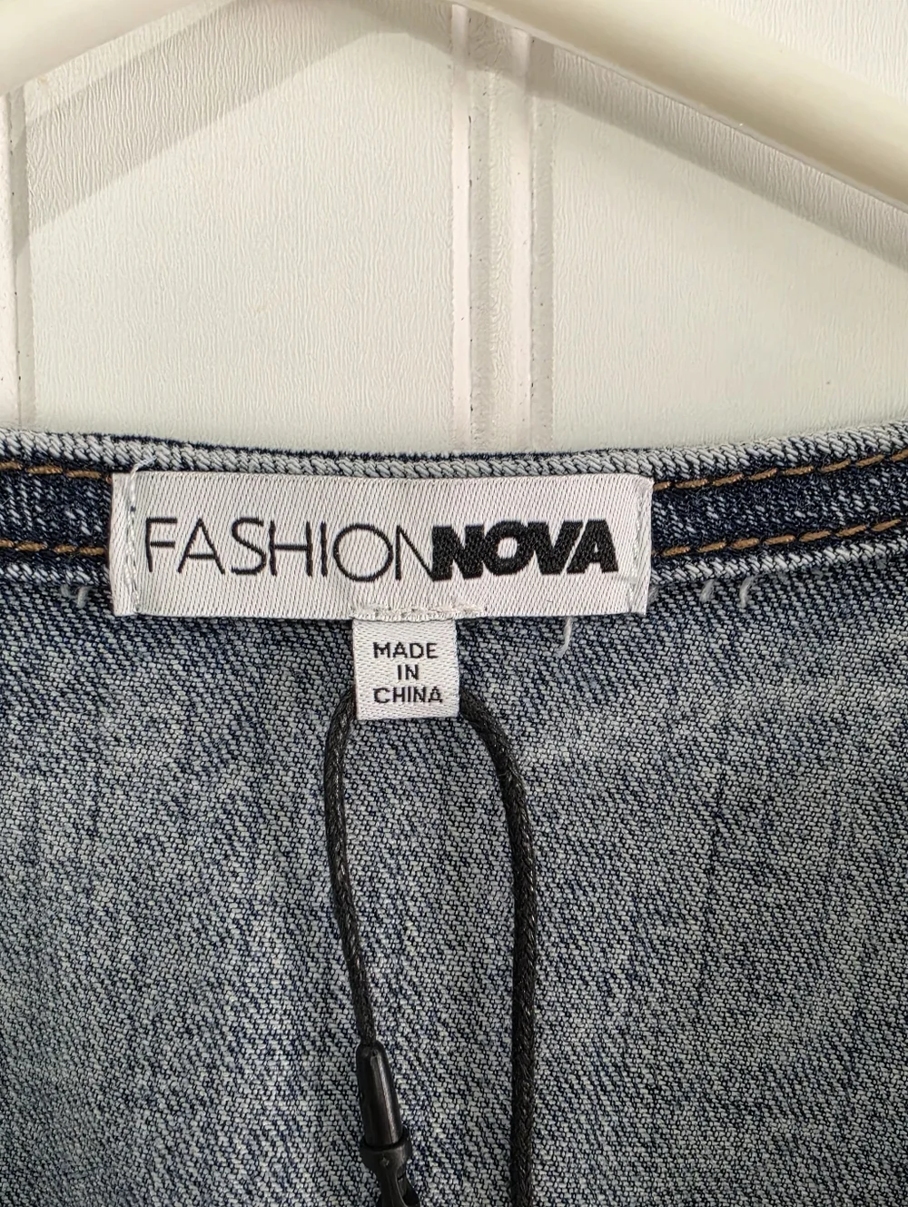 Fashion Nova | NWT Zenaida Demin Wide Leg Jumpsuit Medium Wash Size Medium - Picture 6 of 7